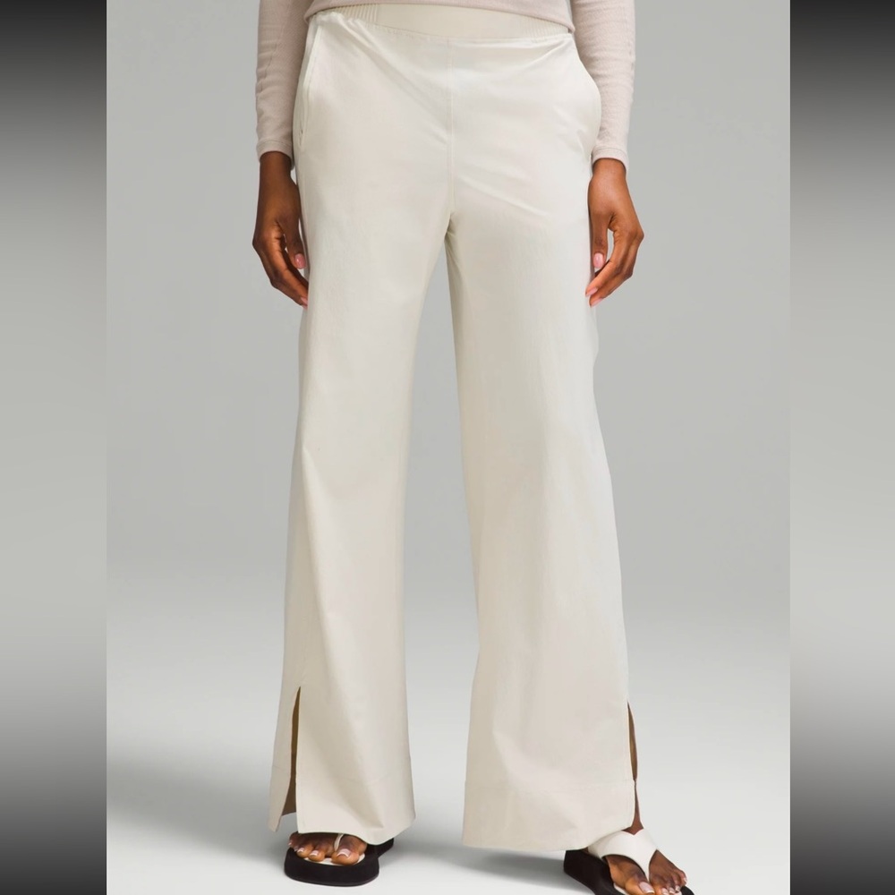 SOLD-NWT-Lululemon Stretch Woven High-Rise Wide-Leg Pant in Bone color